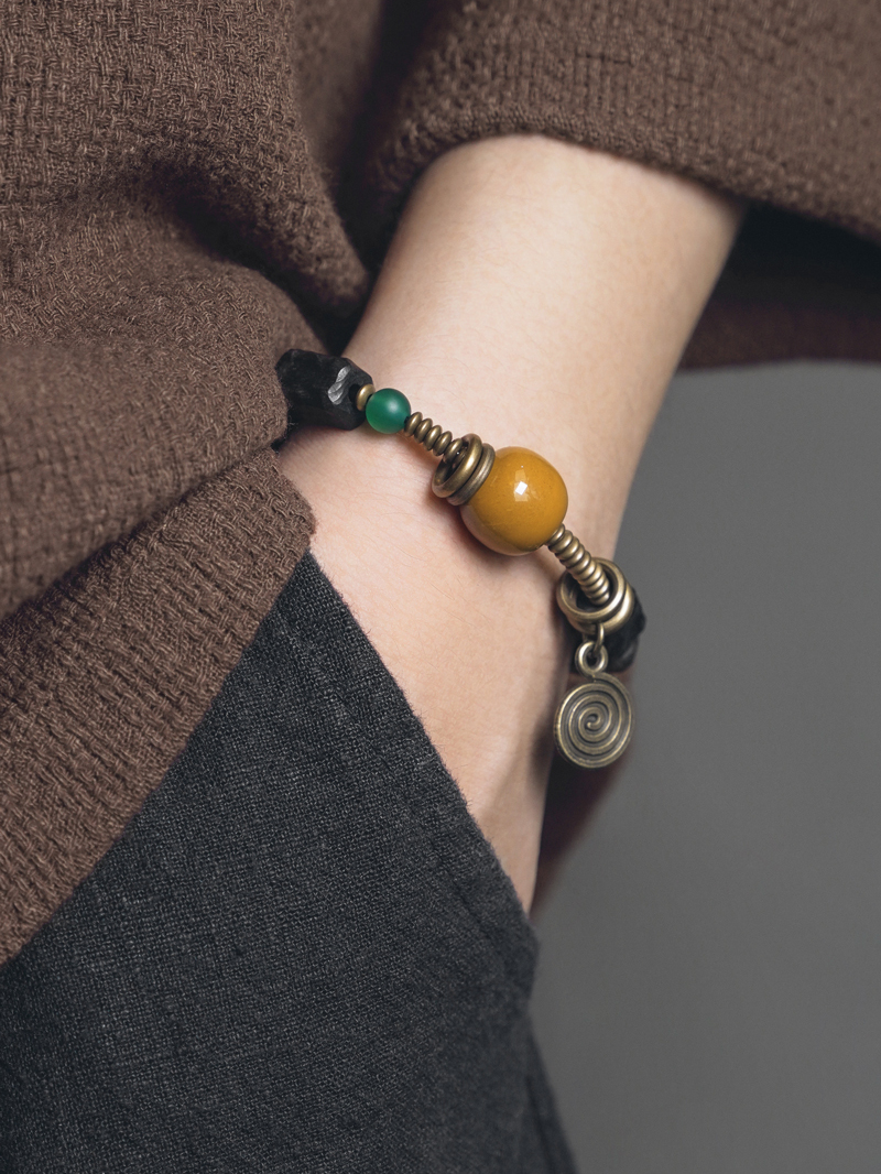 Unique Hand-Carved Textured Black Sandalwood Bracelet for Couples - Artistic Ethnic Style Wrist Accessories Unique Hand-Carved Textured Black Sandalwood Bracelet for Couples - Artistic Ethnic Style Wrist Accessories