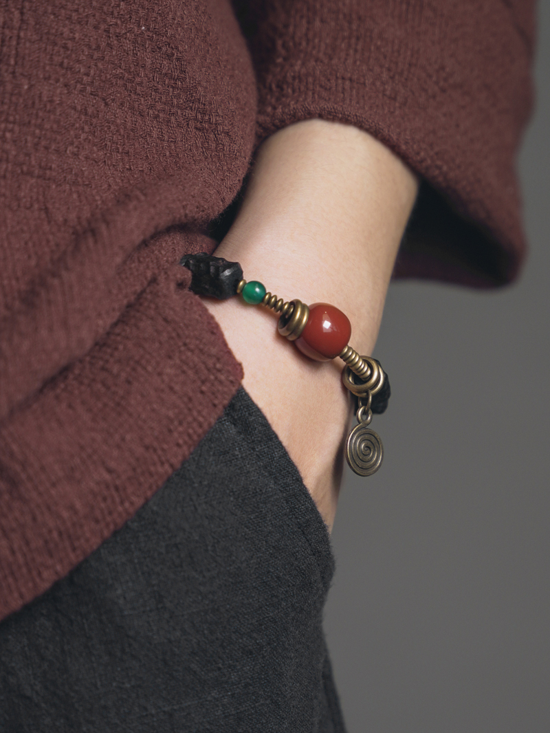 Unique Hand-Carved Textured Black Sandalwood Bracelet for Couples - Artistic Ethnic Style Wrist Accessories Unique Hand-Carved Textured Black Sandalwood Bracelet for Couples - Artistic Ethnic Style Wrist Accessories