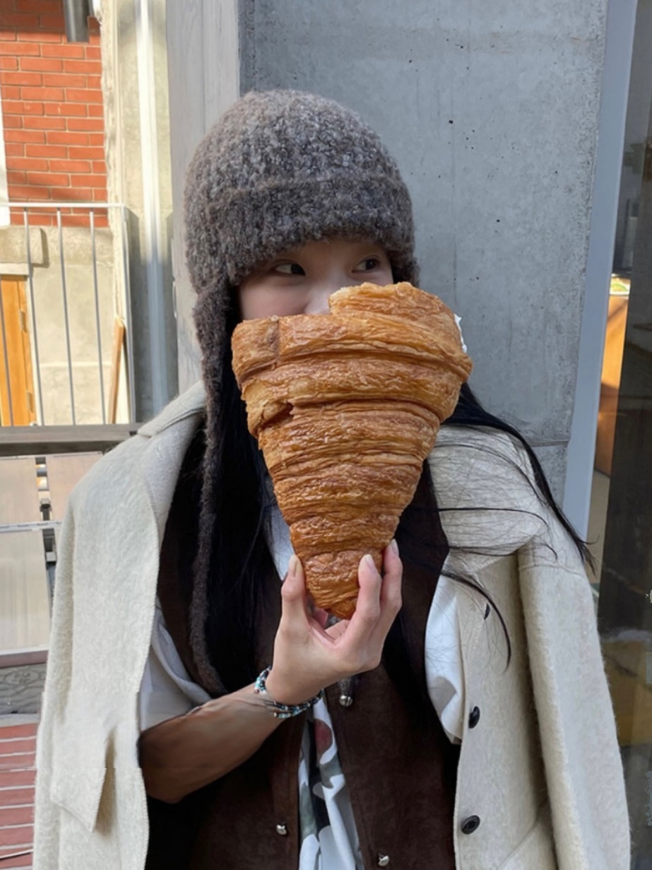 Unique Korean Retro Polka Dot Knitted Flying Hat - Cute Casual Warm Ear Protection, Versatile Mixed Color Design Unique Korean Retro Polka Dot Knitted Flying Hat - Cute Casual Warm Ear Protection, Versatile Mixed Color Design