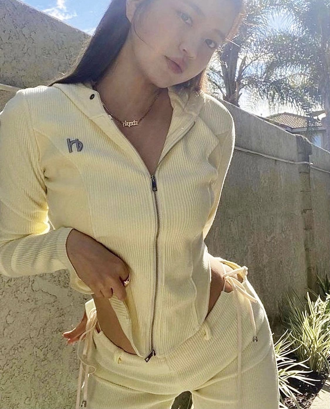 Unique Korean Style Autumn Hooded Zip-Up Sports Top and Irregular Pants Set for a Trendy Look Unique Korean Style Autumn Hooded Zip-Up Sports Top and Irregular Pants Set for a Trendy Look