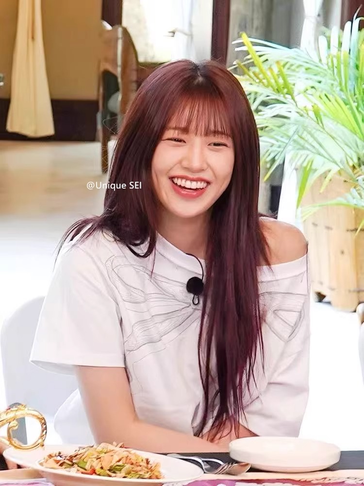 Unique Korean Style Sweet Bow Off-Shoulder Short Sleeve T-Shirt Top for Casual 90s Y2K Fashion Unique Korean Style Sweet Bow Off-Shoulder Short Sleeve T-Shirt Top for Casual 90s Y2K Fashion