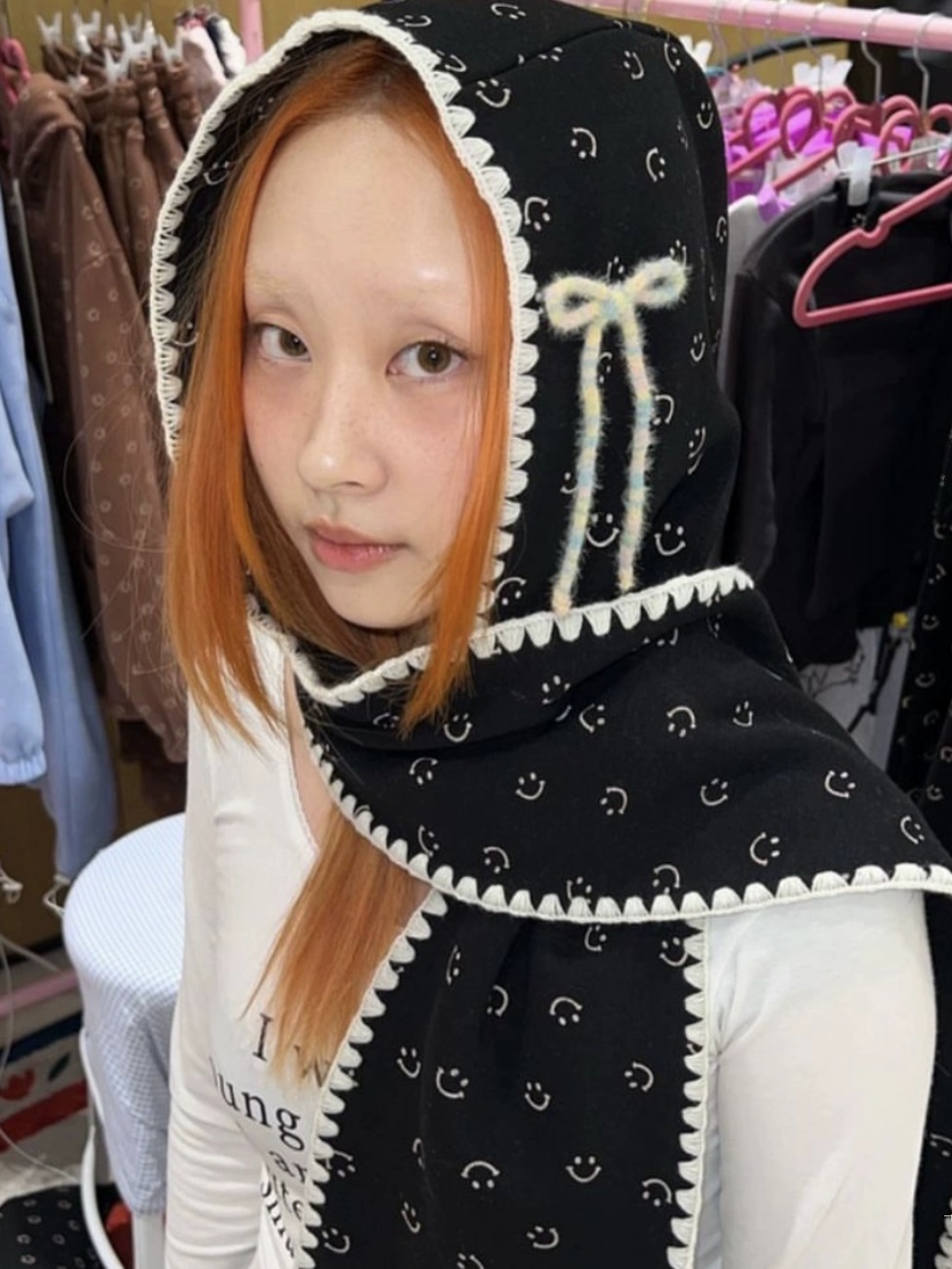 Unique Smiley Face Print Hooded Scarf - Cute Knitted Lace Neck Gaiter for Autumn Winter Fashion Unique Smiley Face Print Hooded Scarf - Cute Knitted Lace Neck Gaiter for Autumn Winter Fashion