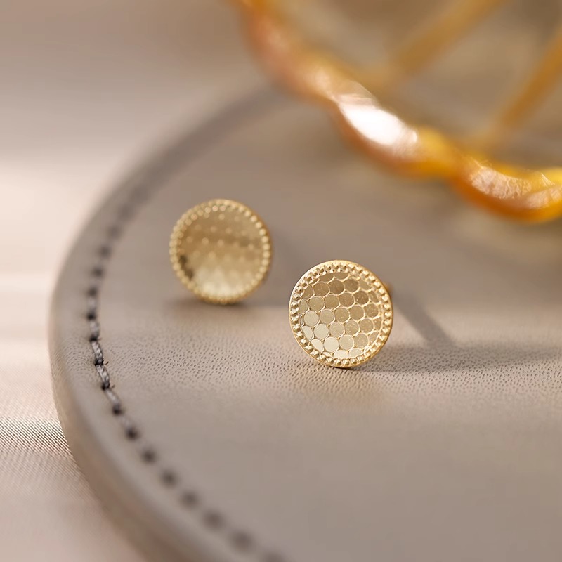 Unisex Lotus Earrings - Unique Paris Designer Style, Niche Accessories for Trendy Fashion Lovers Unisex Lotus Earrings - Unique Paris Designer Style, Niche Accessories for Trendy Fashion Lovers
