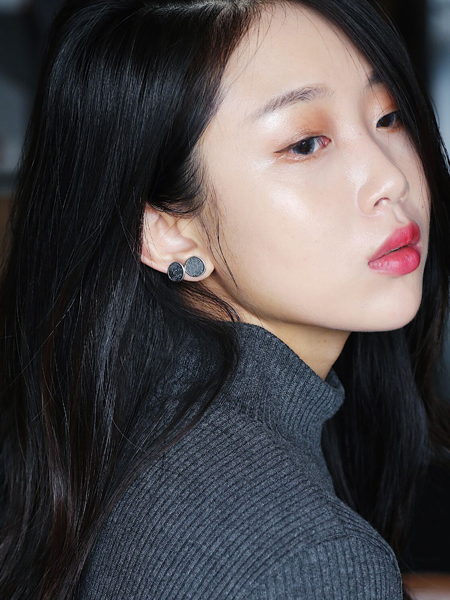 Unisex Vintage 925 Silver Rippled Cloud Tag Earrings - National Style Design, Round Studs for Unique Fashion Statement