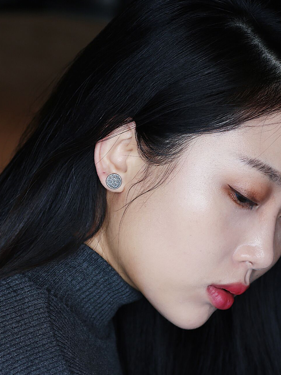 Unisex Vintage 925 Silver Rippled Cloud Tag Earrings - National Style Design, Round Studs for Unique Fashion Statement Unisex Vintage 925 Silver Rippled Cloud Tag Earrings - National Style Design, Round Studs for Unique Fashion Statement