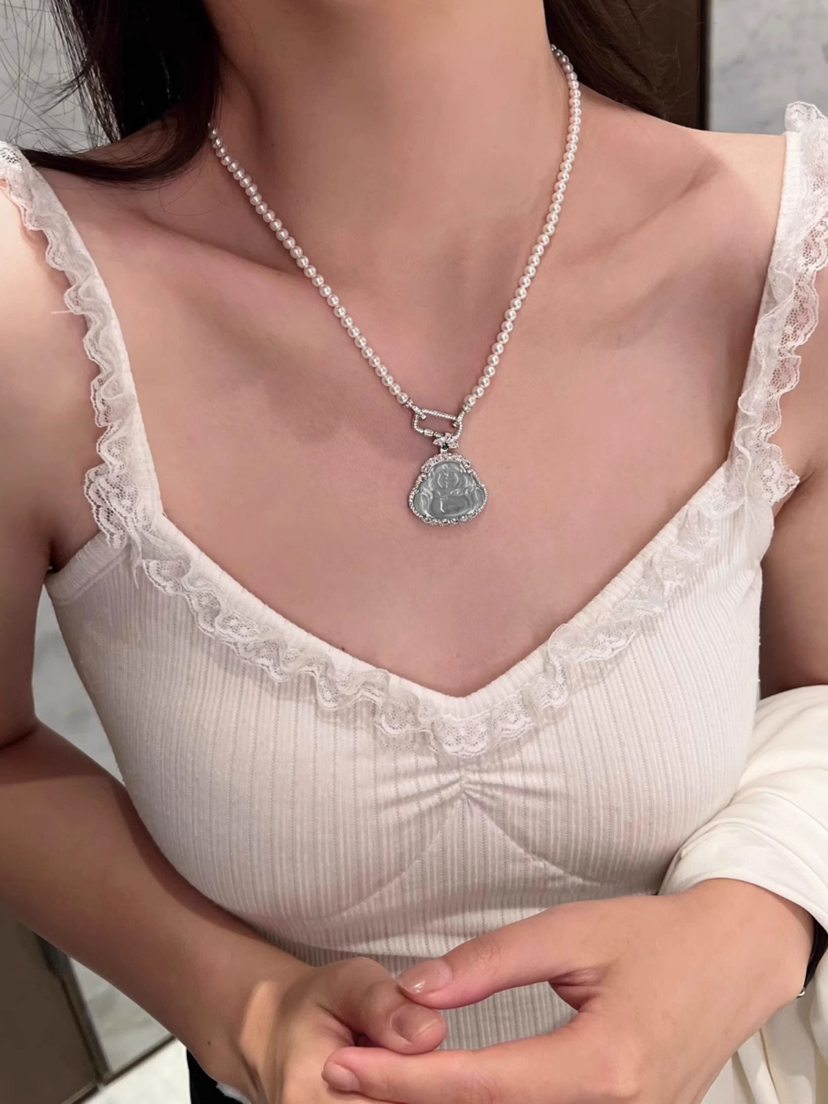 Universal Buckle Crystal Pearl Necklace for Women - Xiaomi Bead Design Clavicle Chain, Elegant Statement Jewelry, Fashion Accessory Universal Buckle Crystal Pearl Necklace for Women - Xiaomi Bead Design Clavicle Chain, Elegant Statement Jewelry, Fashion Accessory