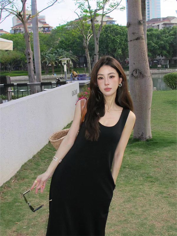 Urban Commuting Minimalist Slim Fit Sleeveless Dress for Women - Casual Versatile Long Skirt in 90s Style Urban Commuting Minimalist Slim Fit Sleeveless Dress for Women - Casual Versatile Long Skirt in 90s Style