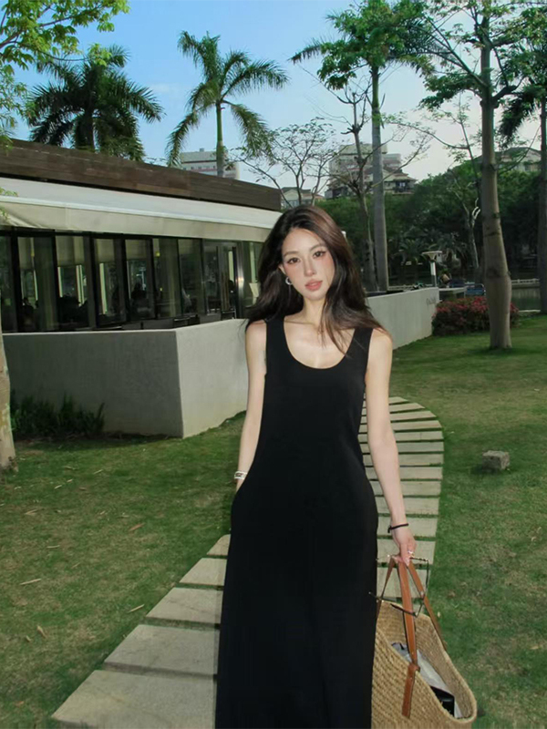 Urban Commuting Minimalist Slim Fit Sleeveless Dress for Women - Casual Versatile Long Skirt in 90s Style