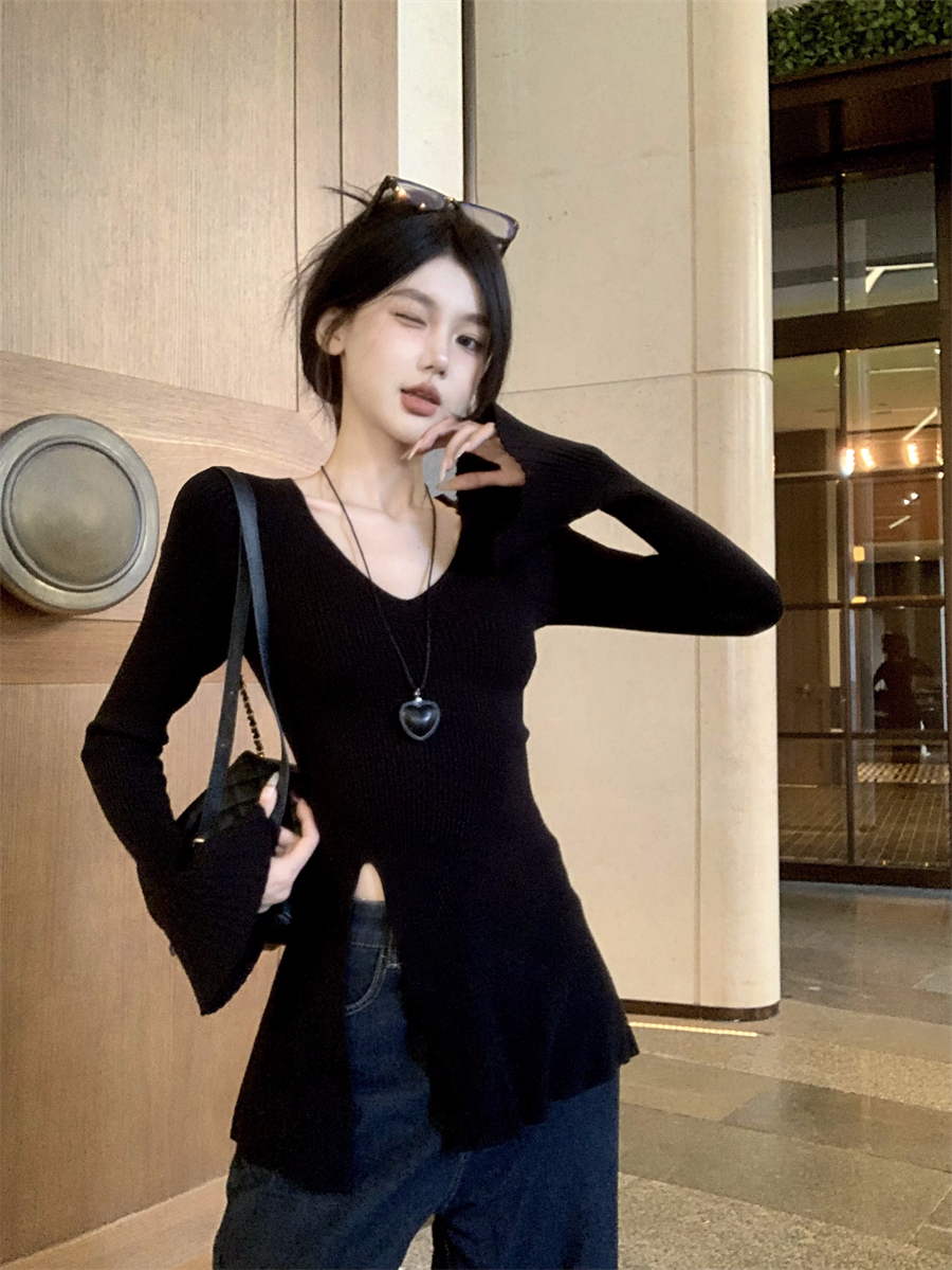 V-Neck Bell Sleeve Knitted Top for Women, Chic Waist-Cinching Design with Split Detail, Perfect for 90s and Y2K Fashion Lovers V-Neck Bell Sleeve Knitted Top for Women, Chic Waist-Cinching Design with Split Detail, Perfect for 90s and Y2K Fashion Lovers