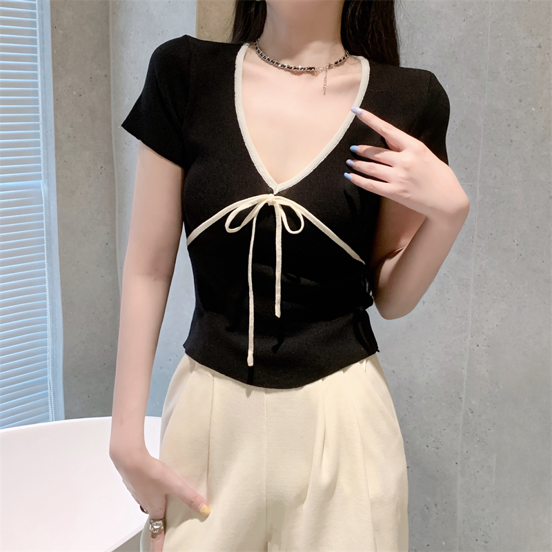 V-Neck Bow Tie Short Sleeve Cropped T-Shirt with Color-Blocking - Spicy Girl Pure Desire Style, Korean Fashion V-Neck Bow Tie Short Sleeve Cropped T-Shirt with Color-Blocking - Spicy Girl Pure Desire Style, Korean Fashion