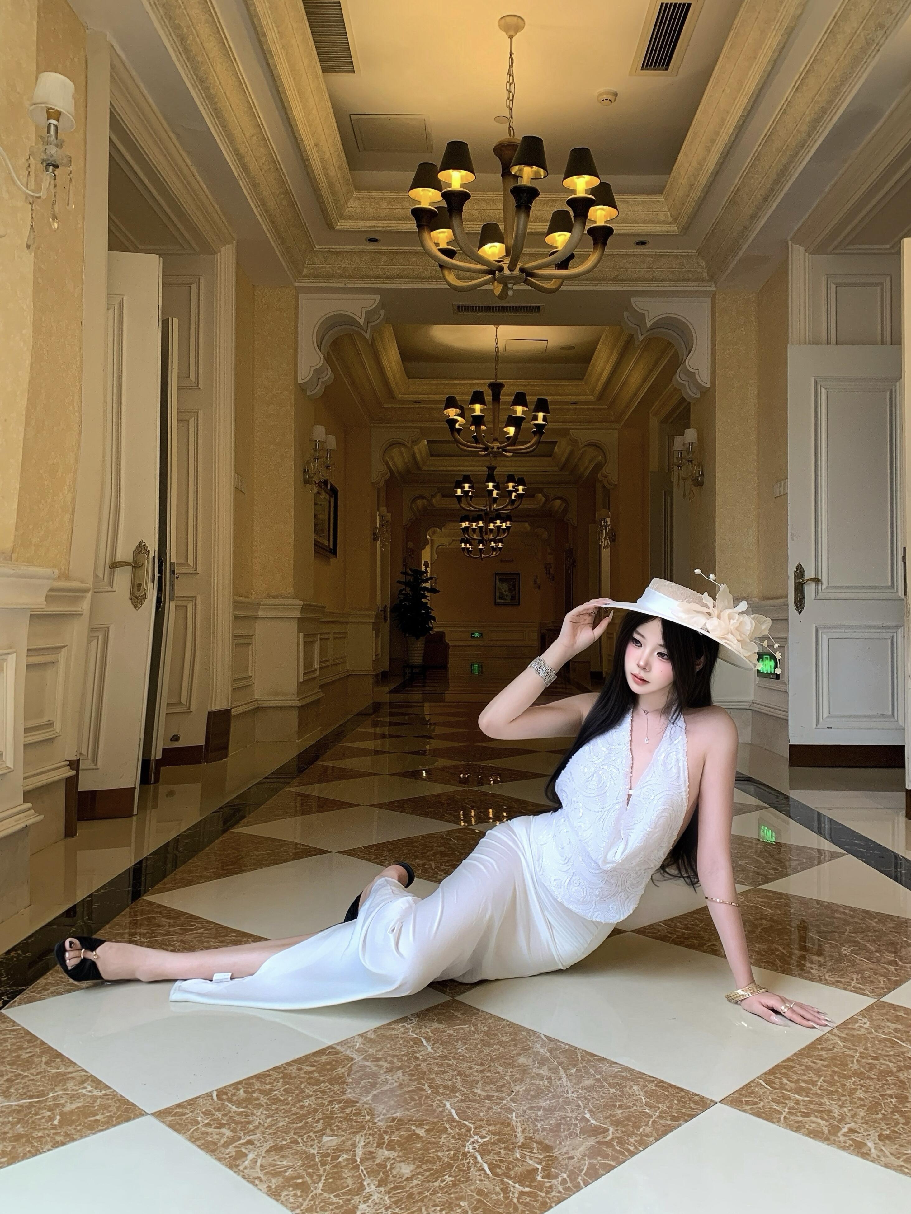 V-Neck Halter Backless Camisole Top and High-Waisted Bodycon Skirt Set - Sexy Summer Style for Women