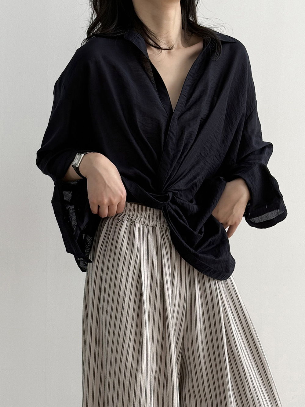 V-Neck Knot Irregular Waist Long Sleeve Women's Top - High-End Loose Style for Spring Summer 2025, Unique Fashion Statement V-Neck Knot Irregular Waist Long Sleeve Women's Top - High-End Loose Style for Spring Summer 2025, Unique Fashion Statement