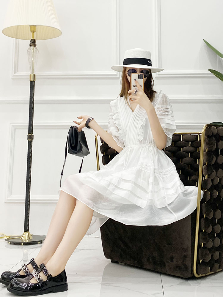 V-Neck Pleated Ruffle Lace Trim Tie Waist Solid Color Dress - European Summer Style for Women V-Neck Pleated Ruffle Lace Trim Tie Waist Solid Color Dress - European Summer Style for Women