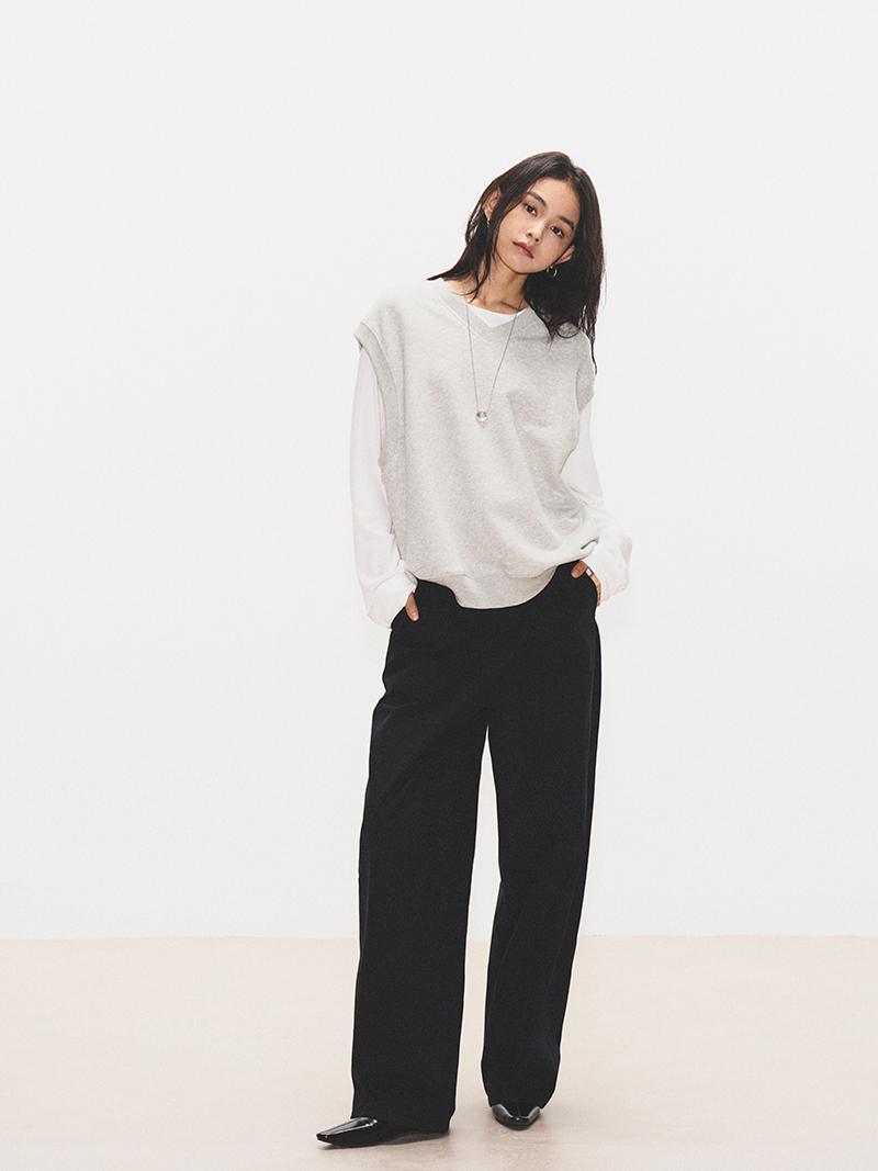 Versatile Gray V-Neck Fleece Vest - Autumn 2025 Sleeveless Layering Top for Casual Style Versatile Gray V-Neck Fleece Vest - Autumn 2025 Sleeveless Layering Top for Casual Style