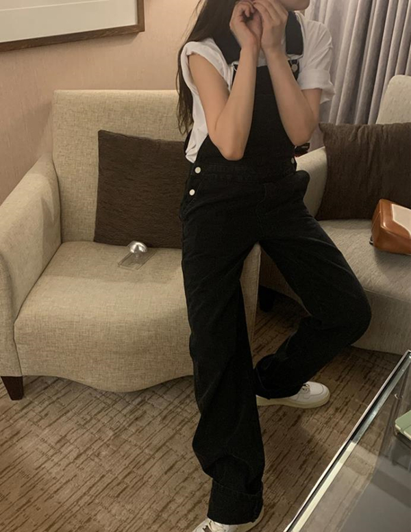 Versatile Loose-Fitting Denim Overalls for Spring - Cute Age-Reducing Design, Simple and Stylish, Perfect for Y2K and Everyday Wear Versatile Loose-Fitting Denim Overalls for Spring - Cute Age-Reducing Design, Simple and Stylish, Perfect for Y2K and Everyday Wear