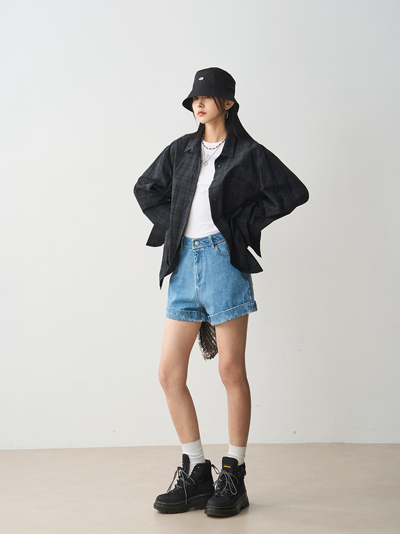 Versatile Loose Vintage Plaid Shirt for Women in Green Blue Check - Pure Cotton Long Sleeve Layering Jacket, Perfect for Y2K Style Versatile Loose Vintage Plaid Shirt for Women in Green Blue Check - Pure Cotton Long Sleeve Layering Jacket, Perfect for Y2K Style