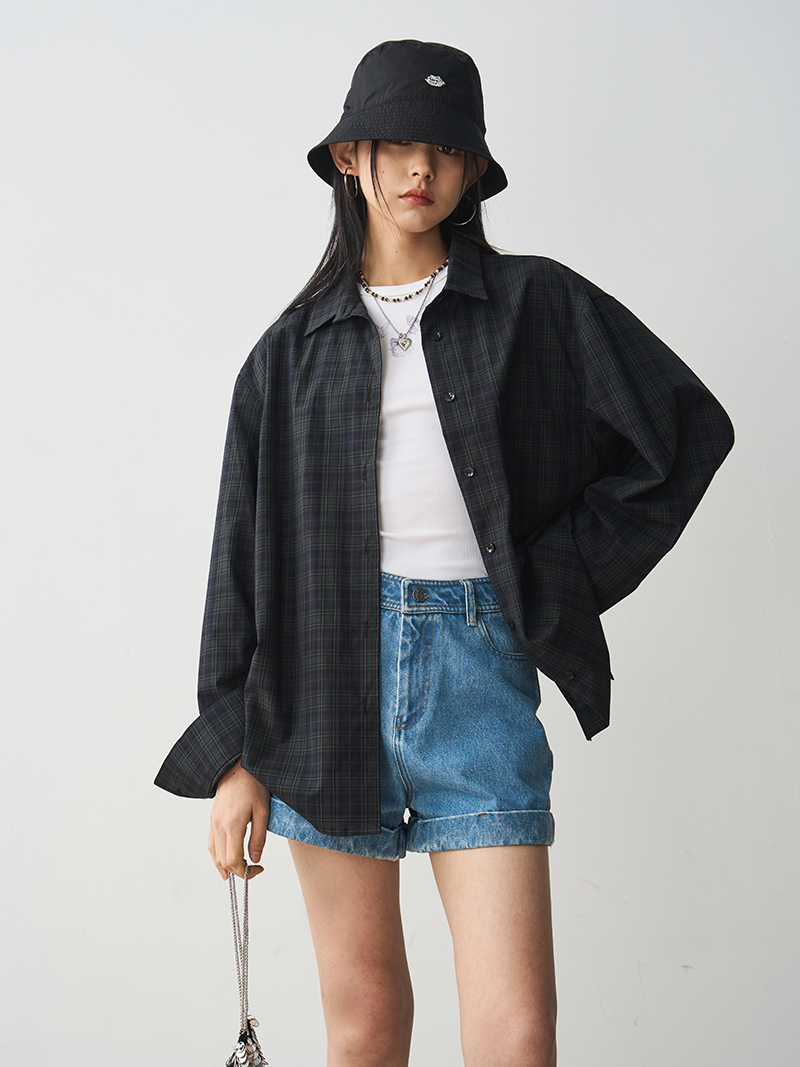 Versatile Loose Vintage Plaid Shirt for Women in Green Blue Check - Pure Cotton Long Sleeve Layering Jacket, Perfect for Y2K Style Versatile Loose Vintage Plaid Shirt for Women in Green Blue Check - Pure Cotton Long Sleeve Layering Jacket, Perfect for Y2K Style