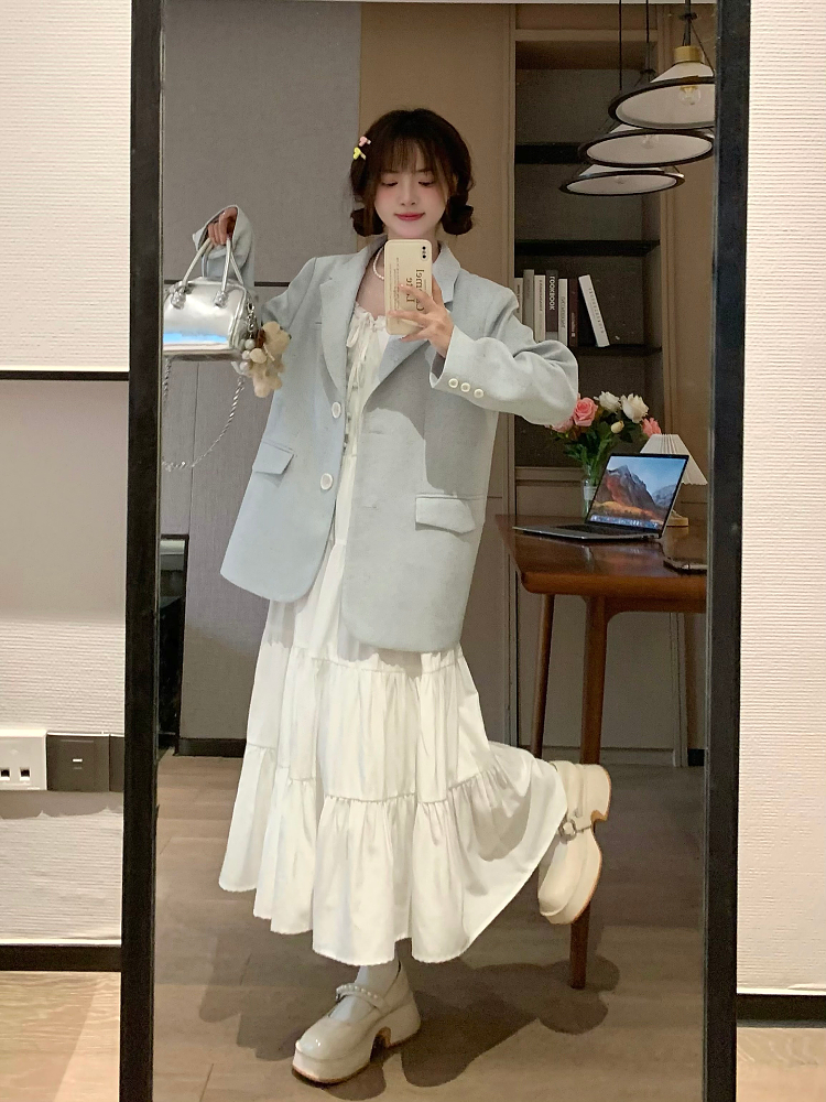 Versatile Oversized Blazer for Women - Soft Korean Style, Loose-Fitting, Slimming, Wrinkle-Free, Perfect for Casual Spring Looks Versatile Oversized Blazer for Women - Soft Korean Style, Loose-Fitting, Slimming, Wrinkle-Free, Perfect for Casual Spring Looks
