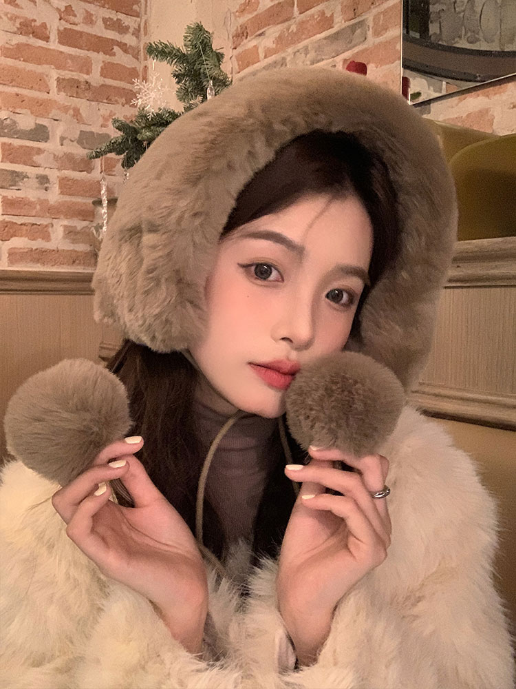 Versatile Plush Faux Fur Scarf with Pom-Pom for Women - Cute Korean Style Winter Accessory, Autumn Fashion, Cozy Fur Collar Versatile Plush Faux Fur Scarf with Pom-Pom for Women - Cute Korean Style Winter Accessory, Autumn Fashion, Cozy Fur Collar