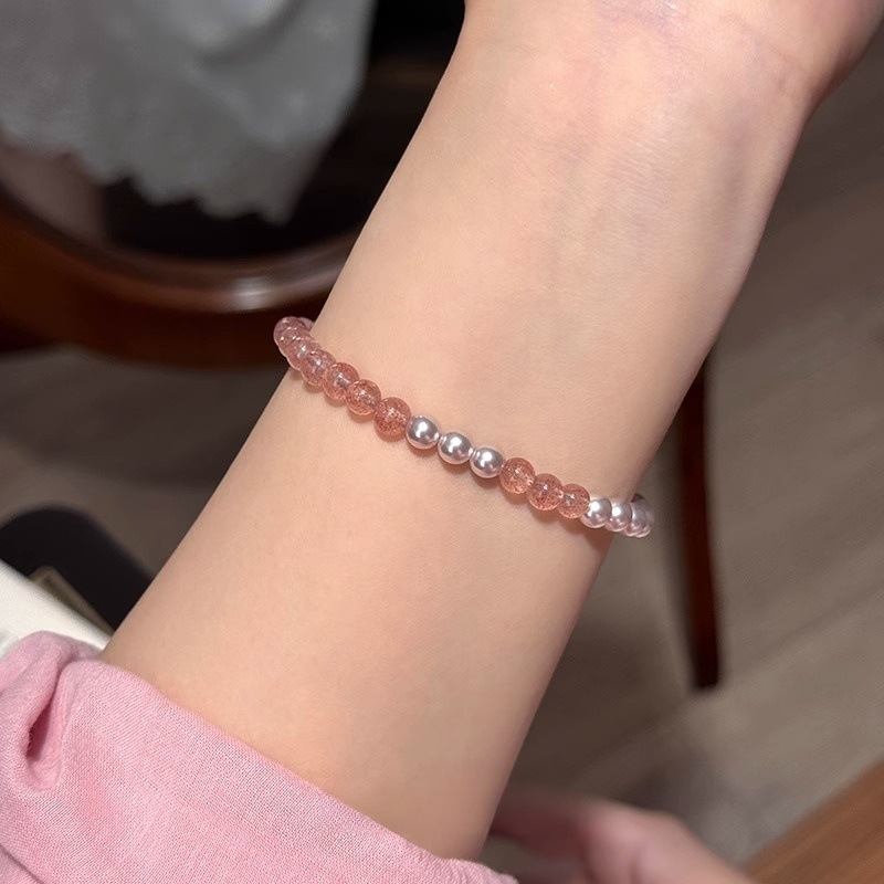 Versatile Strawberry Crystal Bracelet for Women - Minimalist Beaded High-End Hand Accessory, Perfect Birthday Gift Versatile Strawberry Crystal Bracelet for Women - Minimalist Beaded High-End Hand Accessory, Perfect Birthday Gift