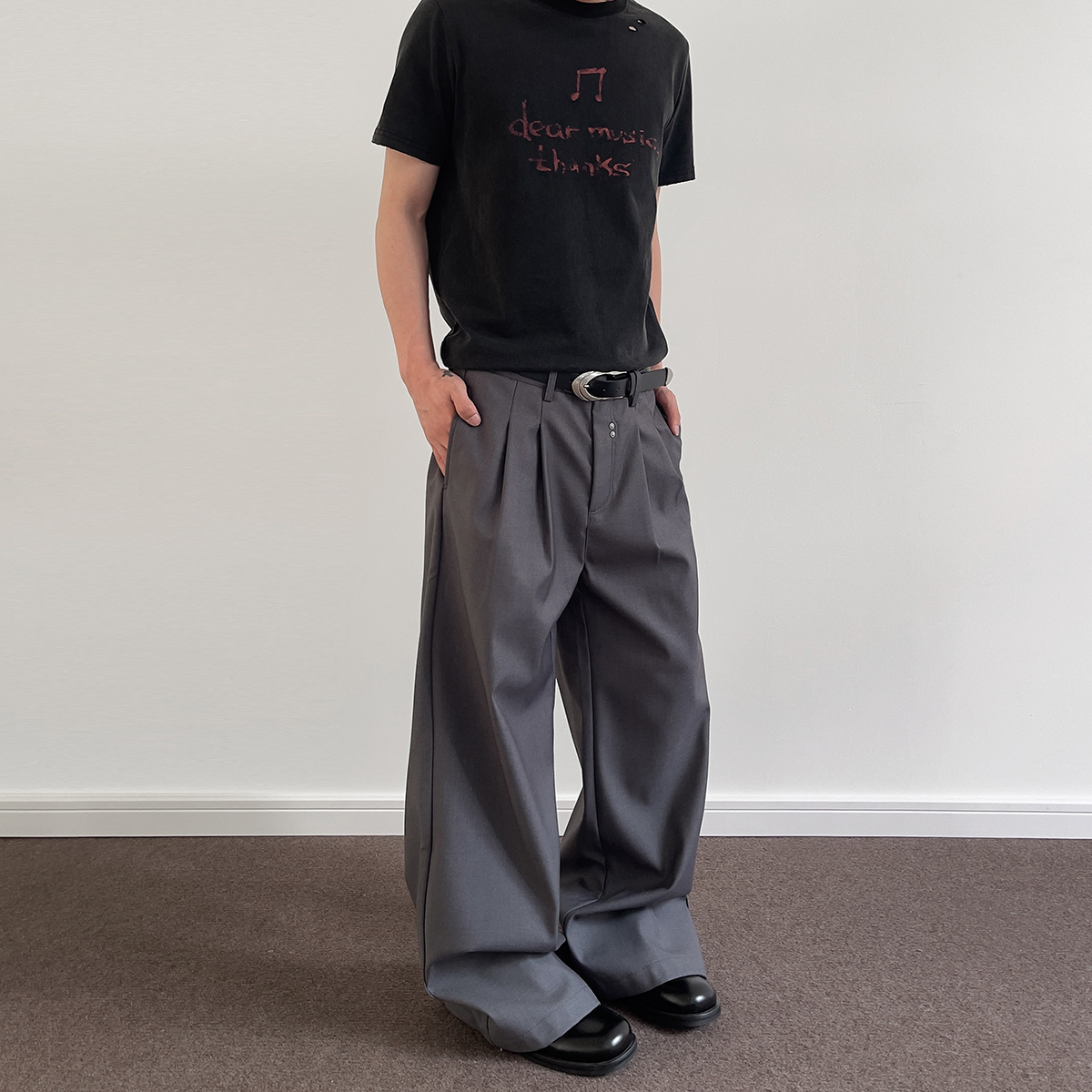 Vintage American Deconstructed Studded Pleated Trousers - Clean Fit Straight Leg Casual Pants for Y2K and Old Money Style