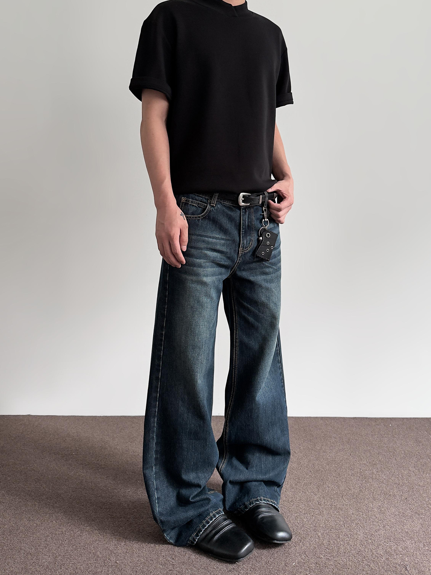 Vintage American Distressed Jeans for Men - Trendy Straight Leg Slim Fit Pants with Slight Flare, Retro Style Fashion Vintage American Distressed Jeans for Men - Trendy Straight Leg Slim Fit Pants with Slight Flare, Retro Style Fashion