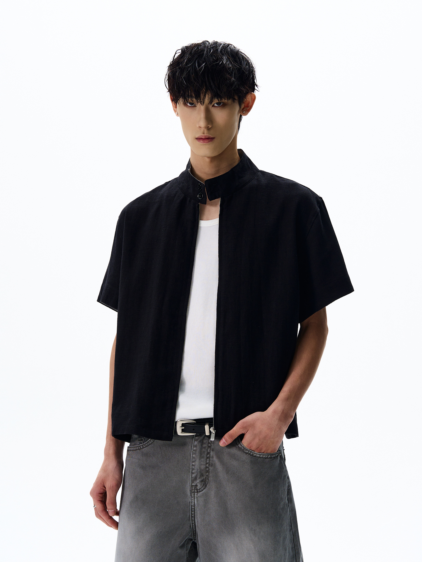 Vintage American Linen Stand-Collar Cardigan Shirt - Trendy Cropped Top for Summer - Chic Old-Money Style Vintage American Linen Stand-Collar Cardigan Shirt - Trendy Cropped Top for Summer - Chic Old-Money Style