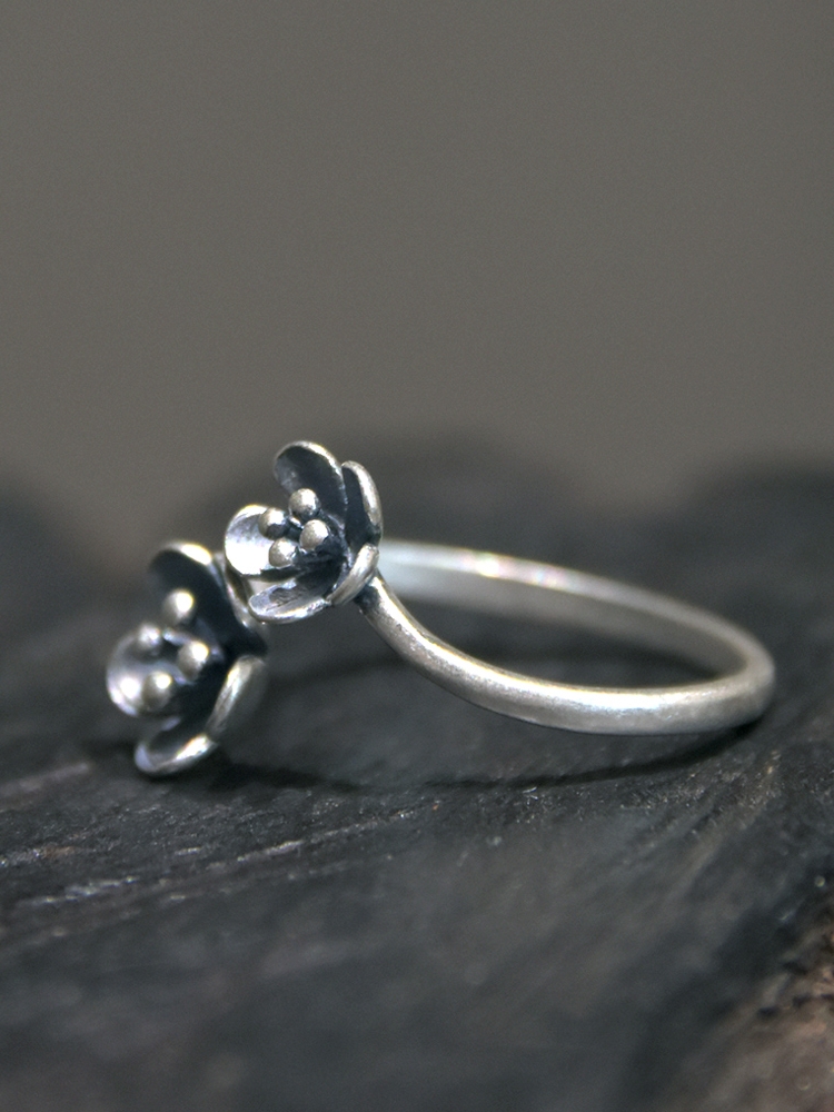 Vintage Artistic Adjustable Silver Ring with Flower Design - Ethnic Style Fashion Jewelry for Women Vintage Artistic Adjustable Silver Ring with Flower Design - Ethnic Style Fashion Jewelry for Women