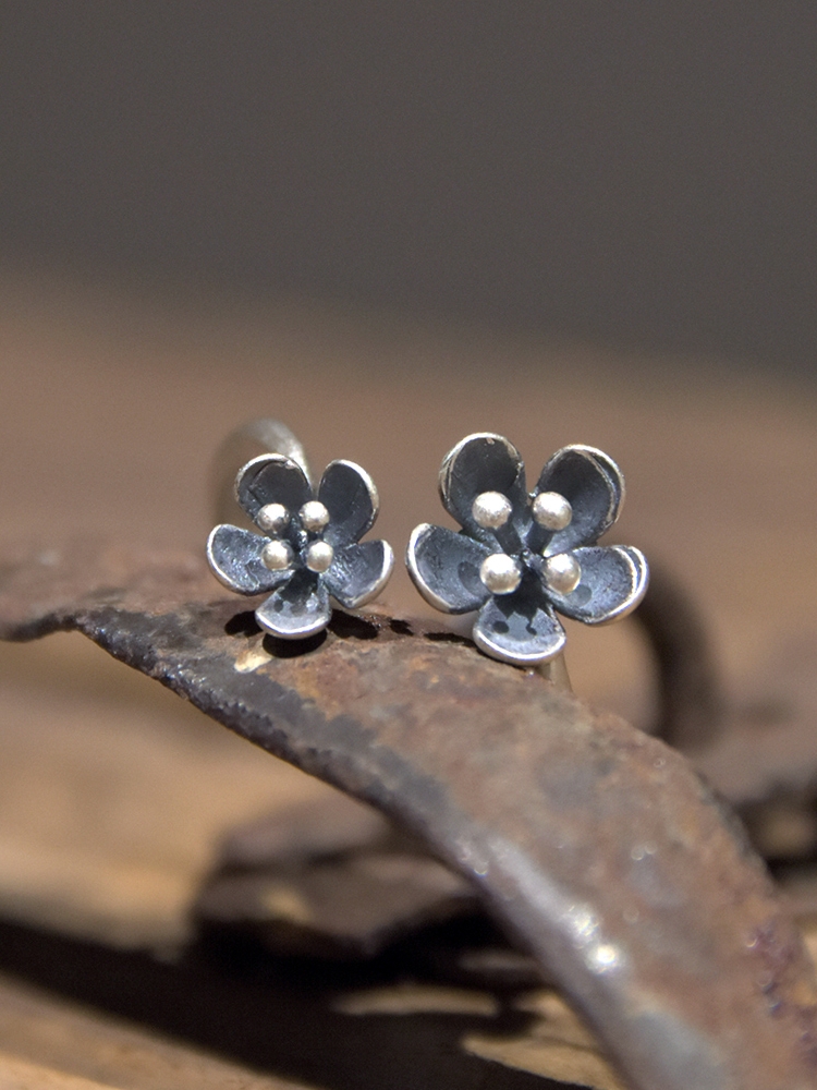 Vintage Artistic Adjustable Silver Ring with Flower Design - Ethnic Style Fashion Jewelry for Women Vintage Artistic Adjustable Silver Ring with Flower Design - Ethnic Style Fashion Jewelry for Women