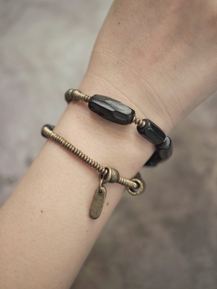 Vintage Black Sandalwood Bracelet - Retro Non-Fish Design Fashion Accessory for Men and Women, Simple Style