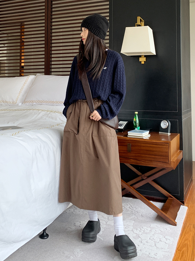 Vintage Cable Knit Sweater for Women - Loose Fit Side Slit Pullover in Dark Blue - 2025 Autumn Winter Fashion Vintage Cable Knit Sweater for Women - Loose Fit Side Slit Pullover in Dark Blue - 2025 Autumn Winter Fashion