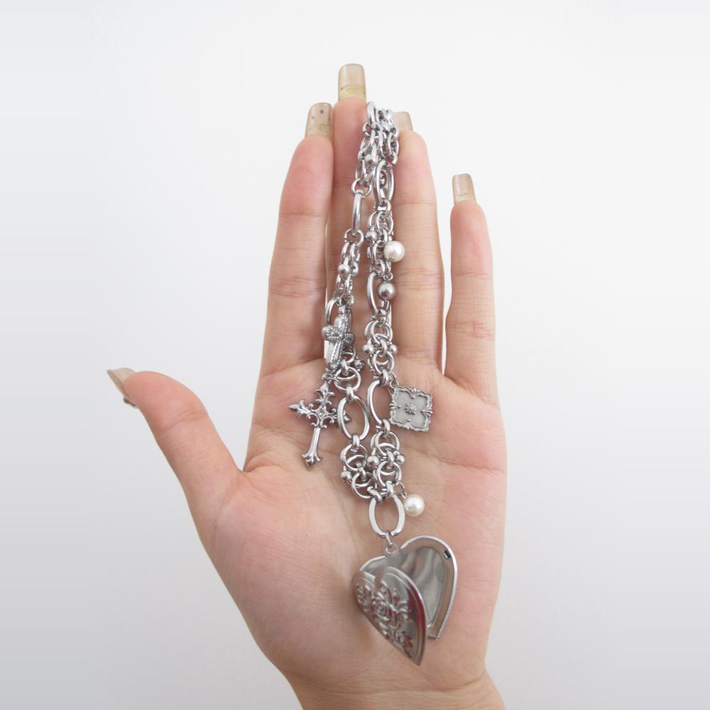 Vintage Carved Heart Design Spliced Necklace - High-End Clavicle Chain for Versatile Temperament Style