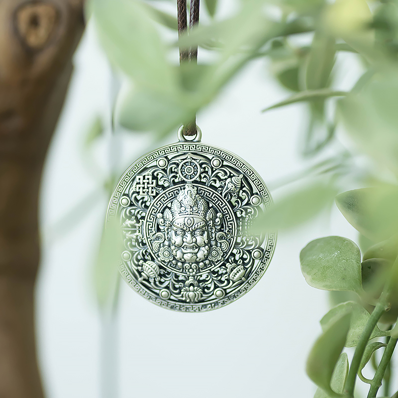 Vintage Chinese Style Divine Heart Pure Silver 999 Compass Vajra Hollow Carved Pendant Necklace - Eight Treasures Design Vintage Chinese Style Divine Heart Pure Silver 999 Compass Vajra Hollow Carved Pendant Necklace - Eight Treasures Design