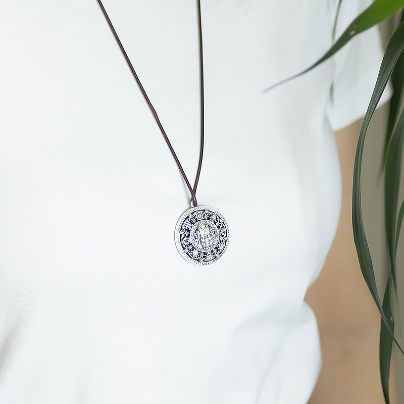 Vintage Chinese Style Divine Heart Pure Silver 999 Compass Vajra Hollow Carved Pendant Necklace - Eight Treasures Design Vintage Chinese Style Divine Heart Pure Silver 999 Compass Vajra Hollow Carved Pendant Necklace - Eight Treasures Design