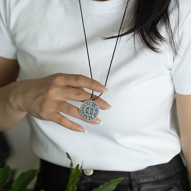 Vintage Chinese Style Divine Heart Pure Silver 999 Compass Vajra Hollow Carved Pendant Necklace - Eight Treasures Design Vintage Chinese Style Divine Heart Pure Silver 999 Compass Vajra Hollow Carved Pendant Necklace - Eight Treasures Design