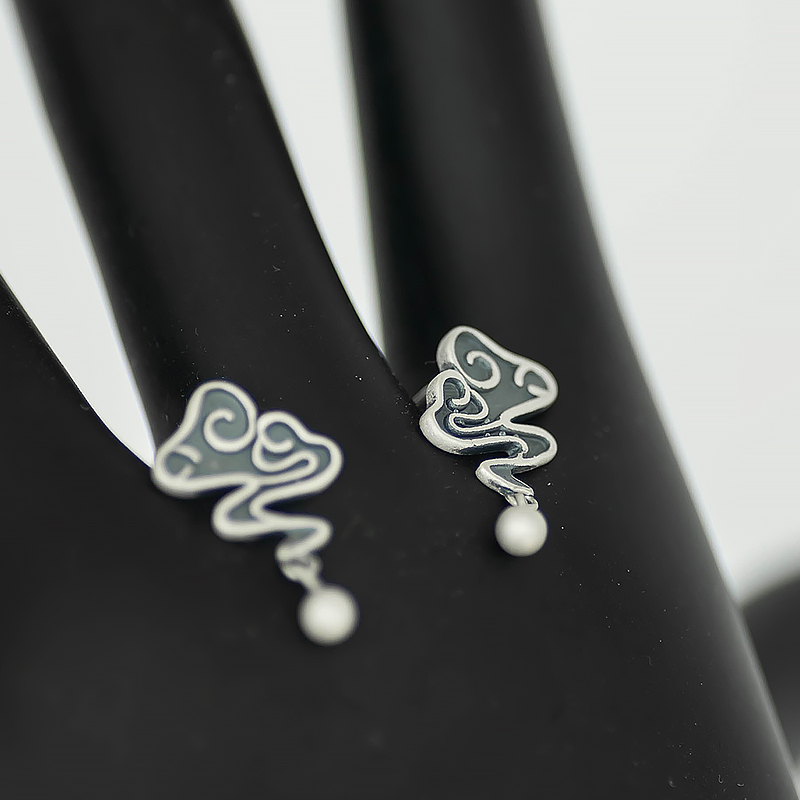 Vintage Chinese Style Silver S925 Distressed Cloud Pattern Stud Earrings with Tassel and Small Ball Detail - Unique Personality Jewelry