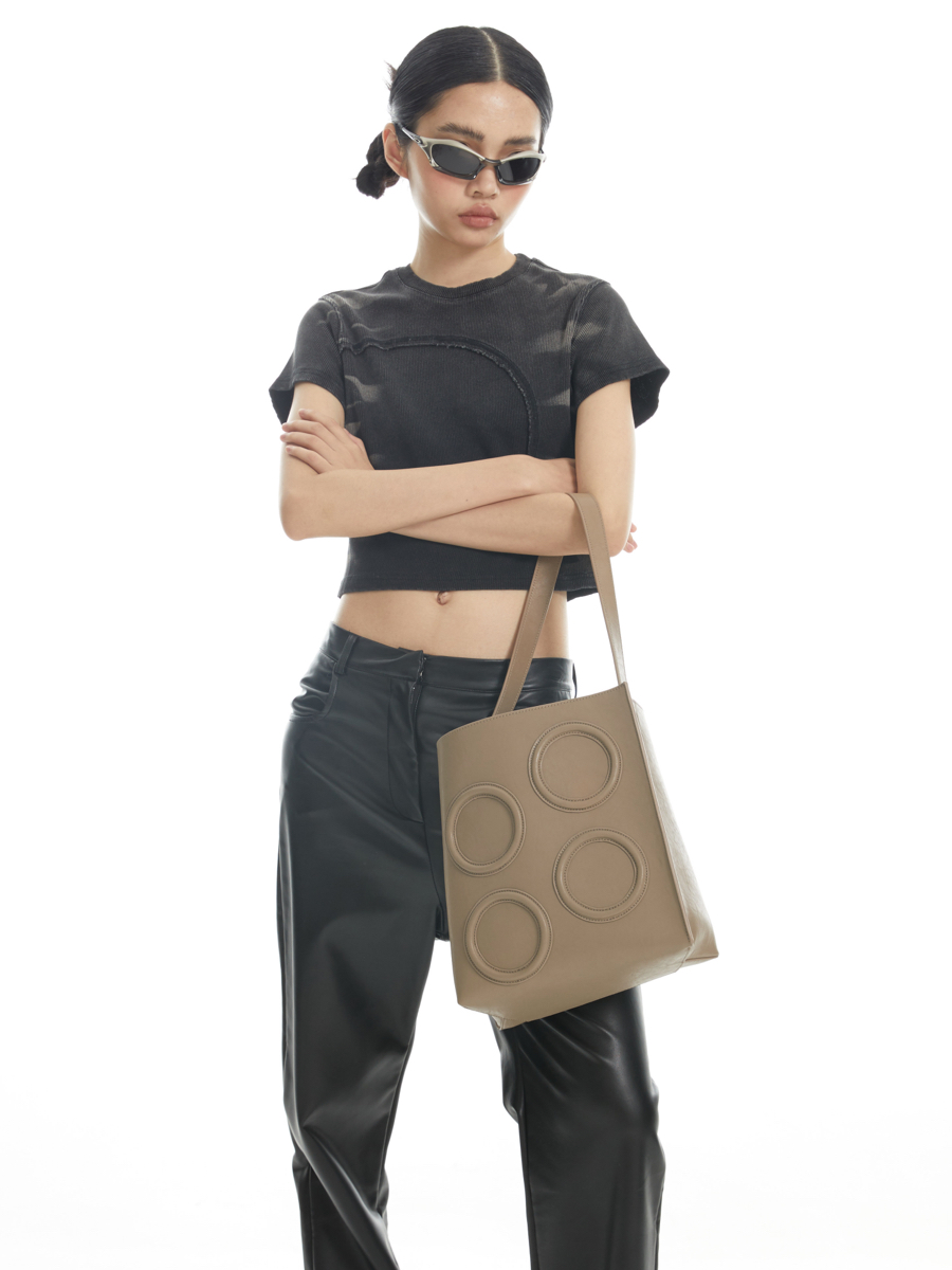 Vintage Cowhide Circle Bag - Large Capacity Shoulder Tote for Retro Style Lovers Vintage Cowhide Circle Bag - Large Capacity Shoulder Tote for Retro Style Lovers