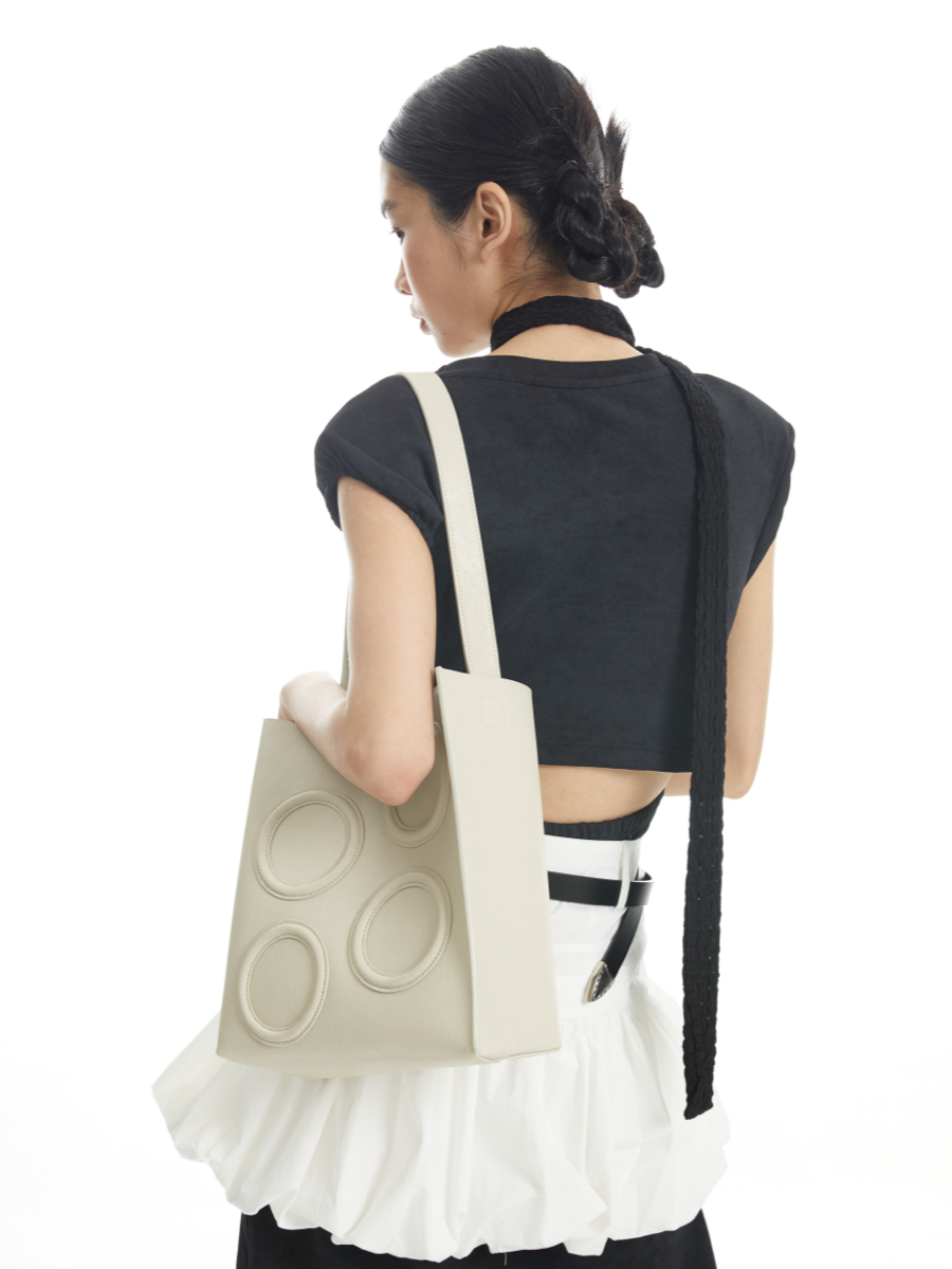 Vintage Cowhide Circle Bag - Large Capacity Shoulder Tote for Stylish Everyday Use Vintage Cowhide Circle Bag - Large Capacity Shoulder Tote for Stylish Everyday Use