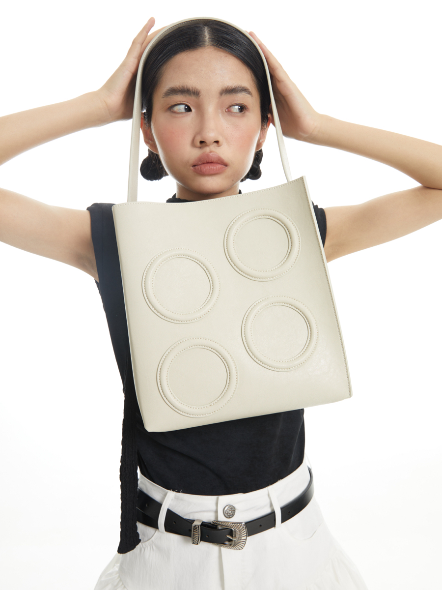 Vintage Cowhide Circle Bag - Large Capacity Shoulder Tote for Stylish Everyday Use Vintage Cowhide Circle Bag - Large Capacity Shoulder Tote for Stylish Everyday Use