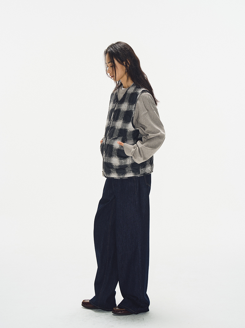 Vintage Digital Grid Print Cotton Vest for Women - Sleeveless Gourd Jacket for Autumn Winter - Retro 90s Style Waistcoat Vintage Digital Grid Print Cotton Vest for Women - Sleeveless Gourd Jacket for Autumn Winter - Retro 90s Style Waistcoat