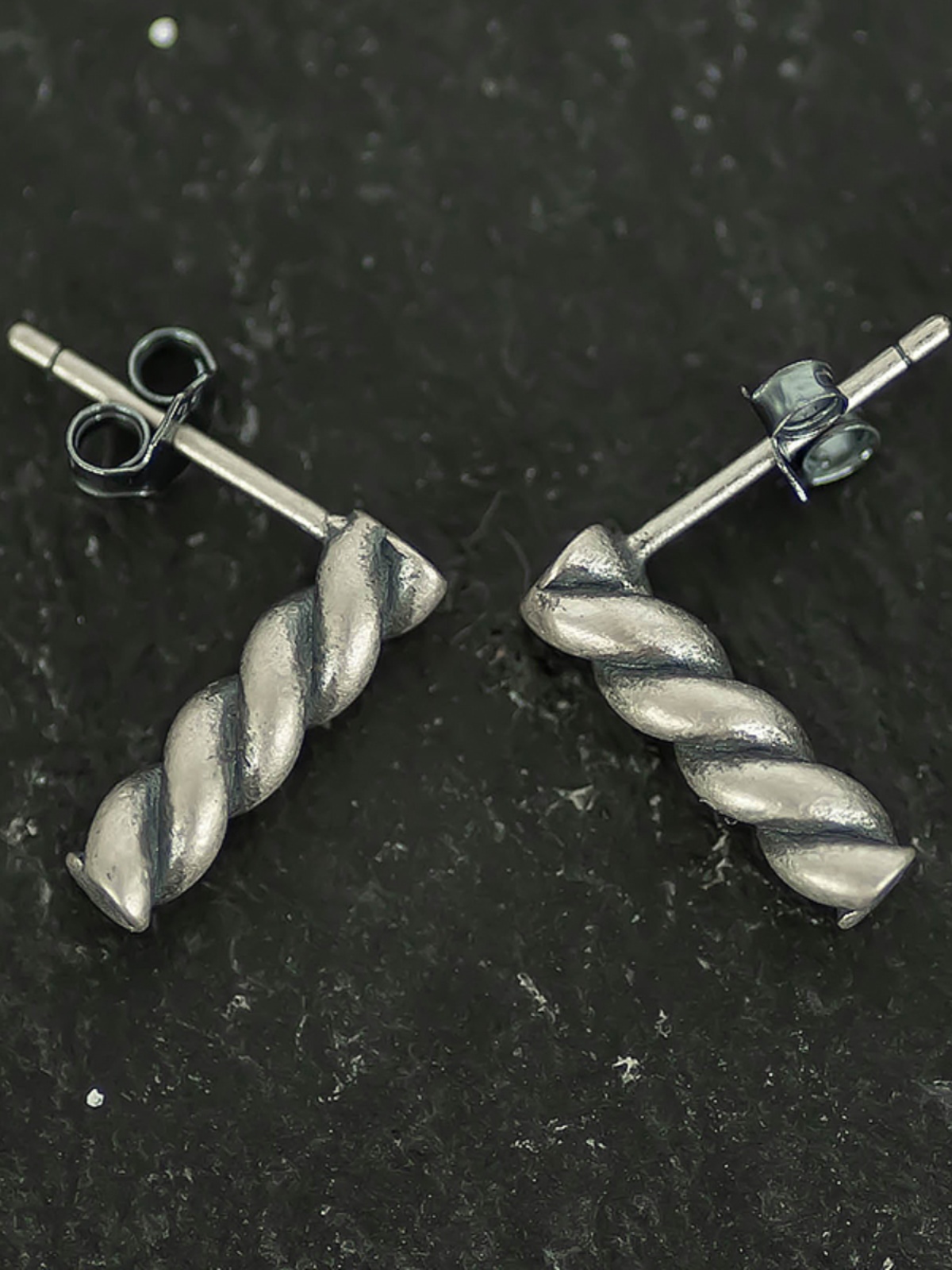 Vintage Distressed Spiral Twisted Stud Earrings in Pure Silver S925 - Unique Minimalist Jewelry for Effortless Style Vintage Distressed Spiral Twisted Stud Earrings in Pure Silver S925 - Unique Minimalist Jewelry for Effortless Style