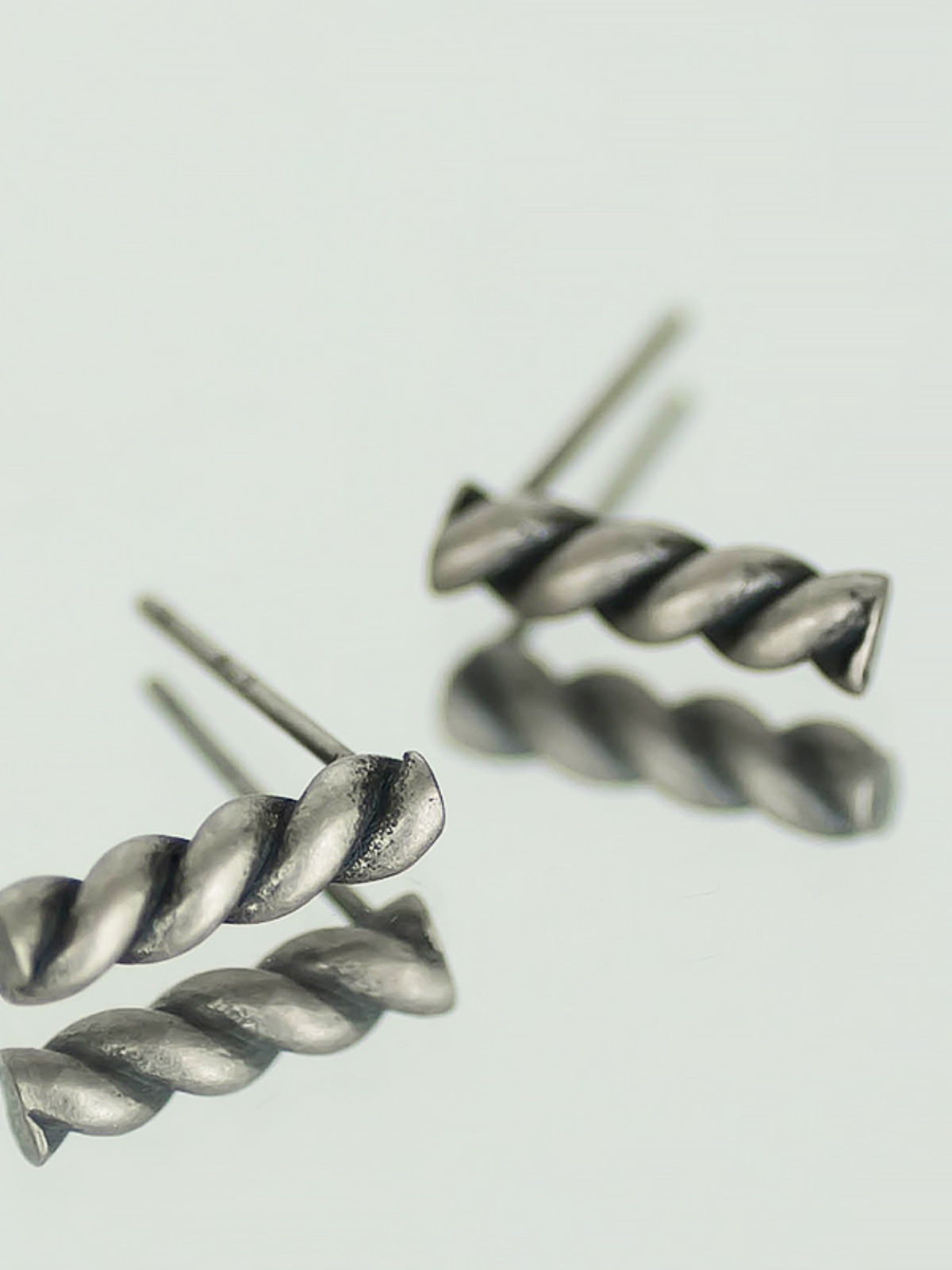 Vintage Distressed Spiral Twisted Stud Earrings in Pure Silver S925 - Unique Minimalist Jewelry for Effortless Style Vintage Distressed Spiral Twisted Stud Earrings in Pure Silver S925 - Unique Minimalist Jewelry for Effortless Style