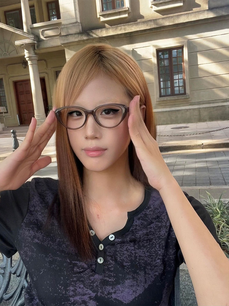 Vintage Eccentric Hot Girl Printed Short-Sleeve T-Shirt - Summer Casual Slimming Top for Y2K and 90s Style Fashion Vintage Eccentric Hot Girl Printed Short-Sleeve T-Shirt - Summer Casual Slimming Top for Y2K and 90s Style Fashion