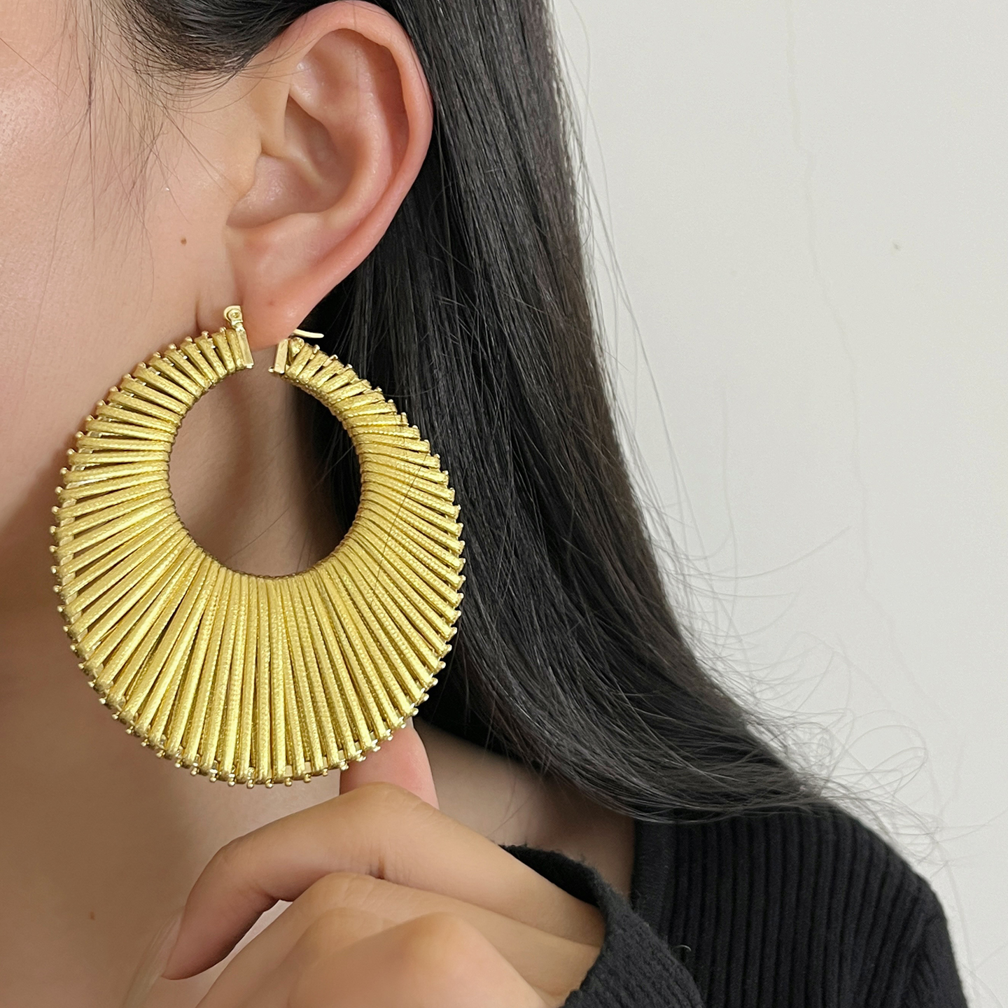 Vintage Exaggerated Woven Wrap Earrings for Women - Light Luxury High-End Large Hoop Dress Accessories, Versatile Fashion Statement