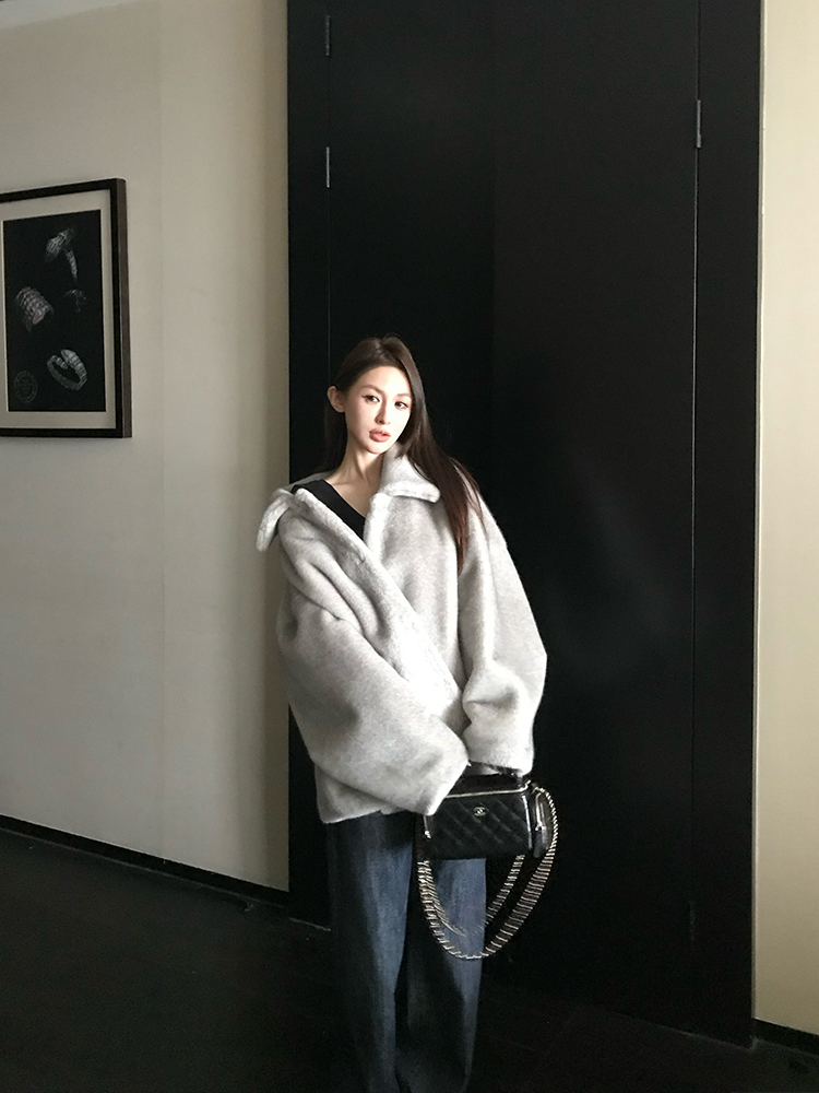 Vintage Faux Mink Fur Women's Winter Coat with Retro Lapel | Warm Plush Outerwear for Y2K and Korean Style Fashion Vintage Faux Mink Fur Women's Winter Coat with Retro Lapel | Warm Plush Outerwear for Y2K and Korean Style Fashion