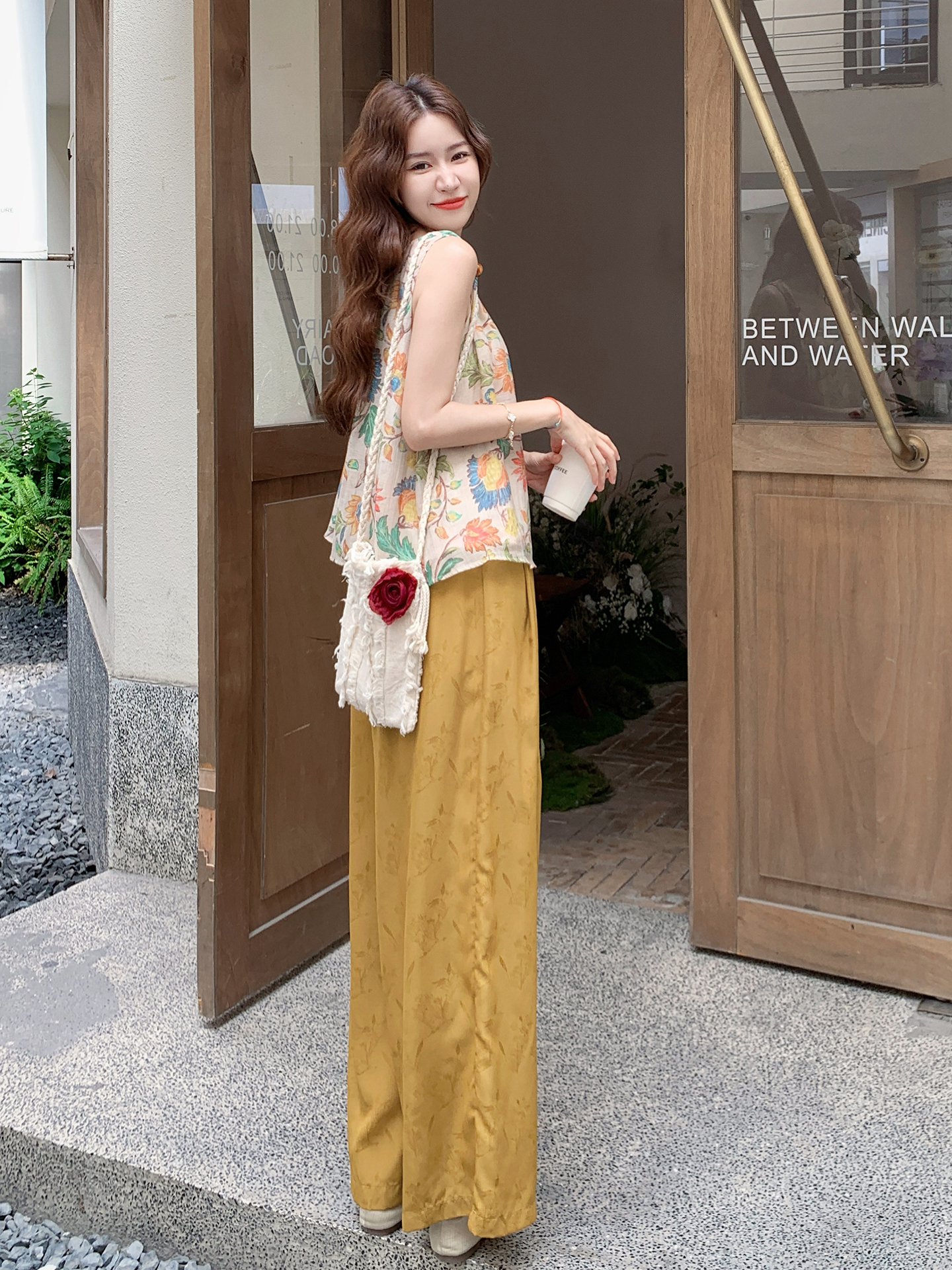 Vintage Floral Camisole and Wide-Leg Pants Set for Women - Forest Style, Casual Two-Piece, Summer 2025, Age-Reducing Fashion