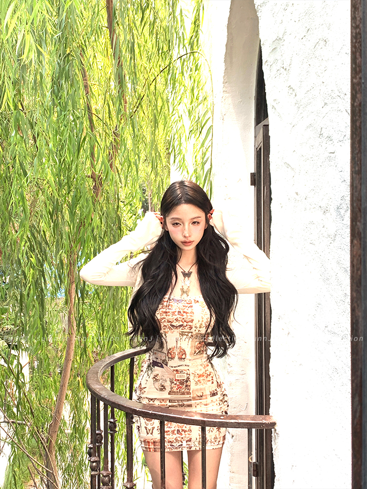 Vintage Floral Waist-Defining Dress for Women with Cropped Cami Top - 90s Inspired Milk Royal Little Mustang Design Vintage Floral Waist-Defining Dress for Women with Cropped Cami Top - 90s Inspired Milk Royal Little Mustang Design