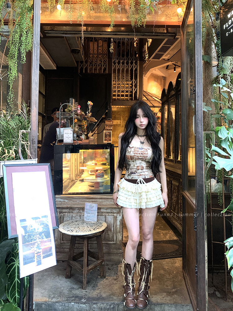 Vintage Floral Waist-Defining Dress for Women with Cropped Cami Top - 90s Inspired Milk Royal Little Mustang Design Vintage Floral Waist-Defining Dress for Women with Cropped Cami Top - 90s Inspired Milk Royal Little Mustang Design