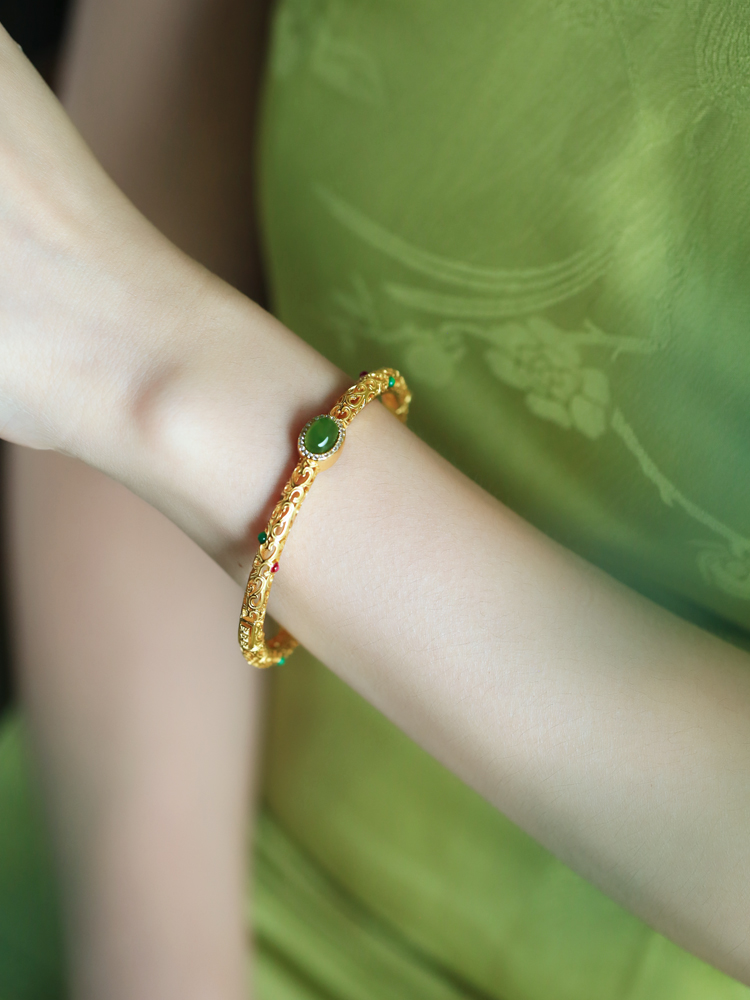 Vintage Floral Wire Bracelet in Natural Hetian Jade Green – High-End Retro Chinese Style Women's Open Design Vintage Floral Wire Bracelet in Natural Hetian Jade Green – High-End Retro Chinese Style Women's Open Design