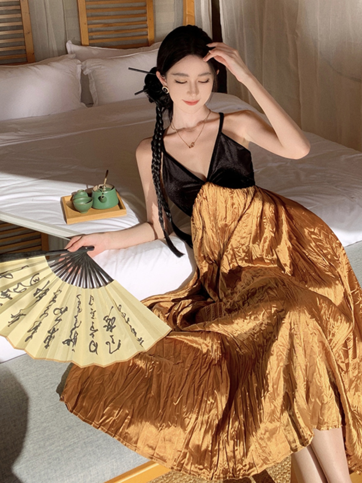 Vintage French Coffee Color Blocked Velvet Pleated Camisole Dress - Mid-Length Backless A-Line Style with High-End Feel